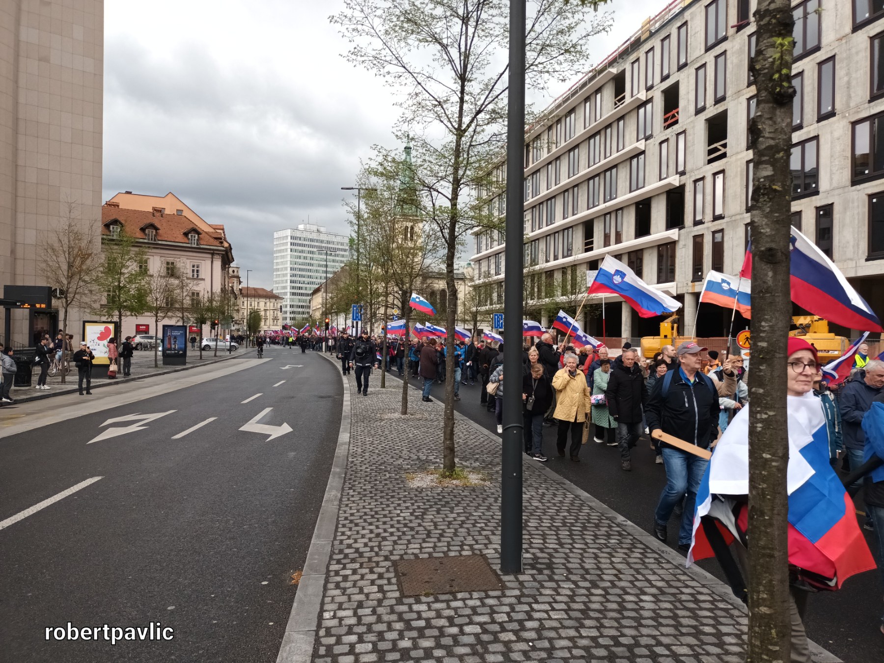 Slovenski protestni shod 31.03.2023 – Društvo inštitut 1. Oktober